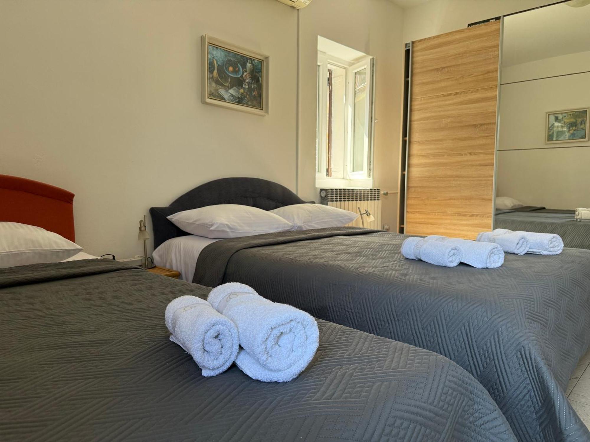 בודווה Apartments Aleksic Old Town מראה חיצוני תמונה