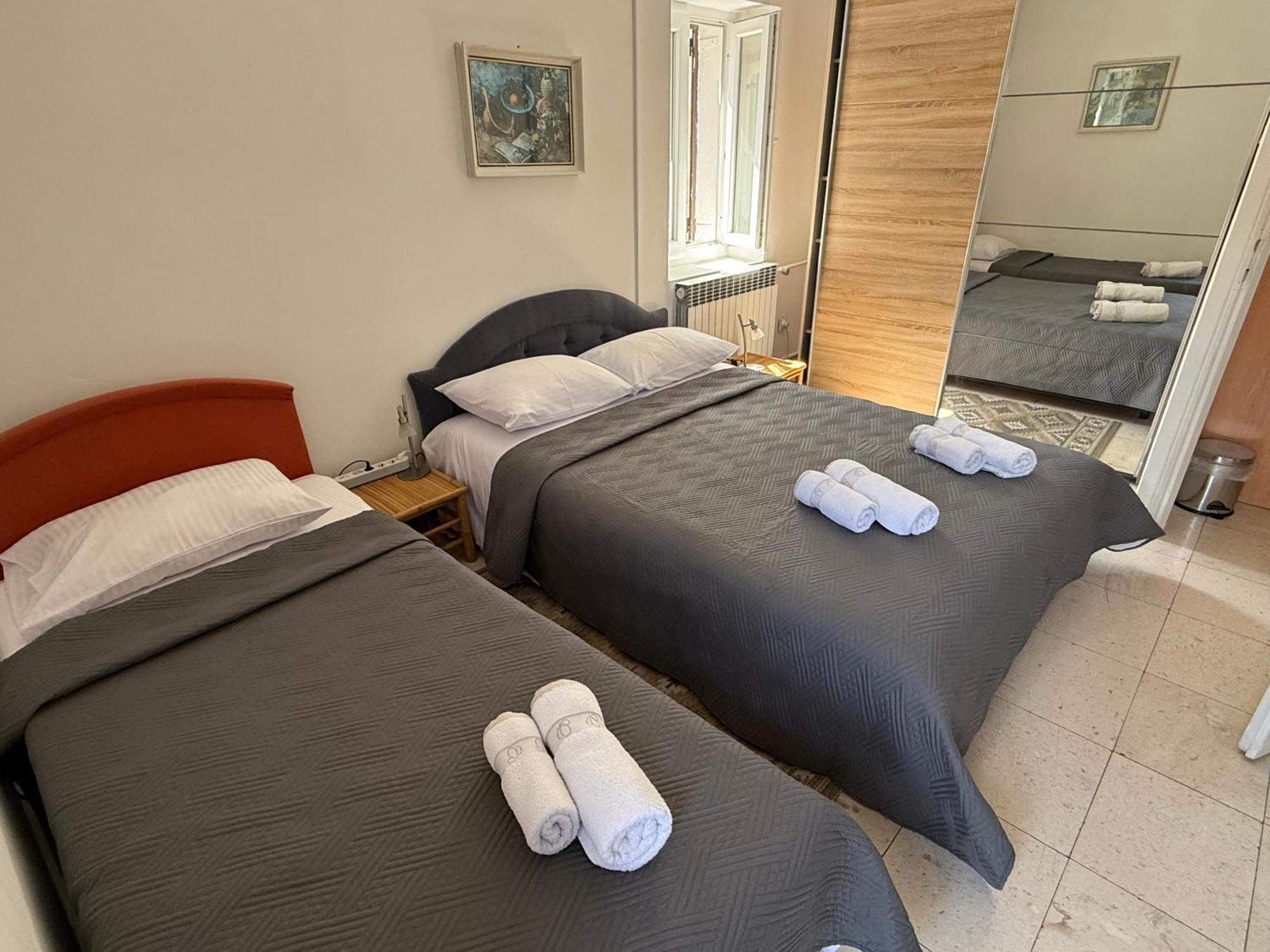 בודווה Apartments Aleksic Old Town מראה חיצוני תמונה