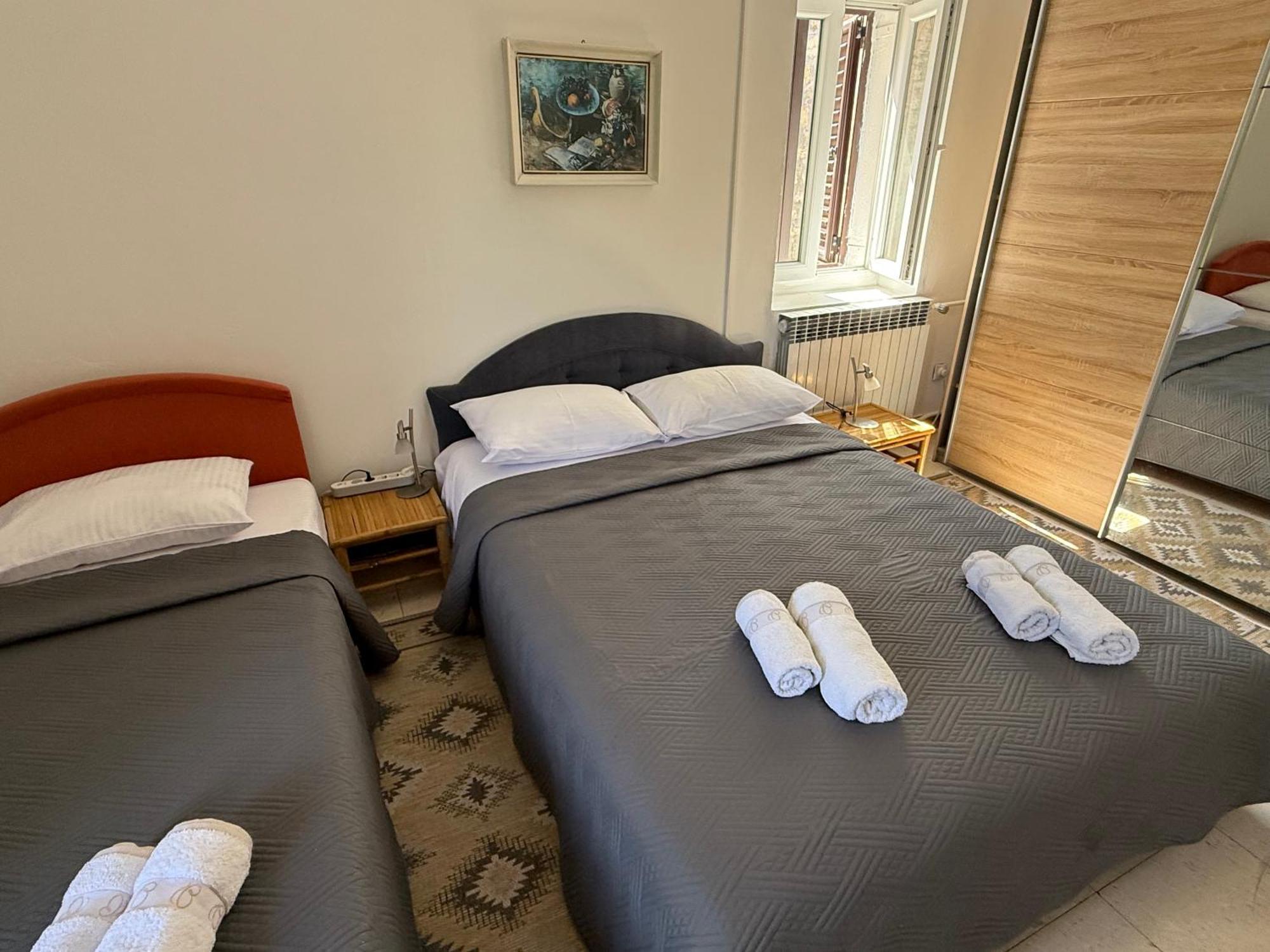 בודווה Apartments Aleksic Old Town מראה חיצוני תמונה
